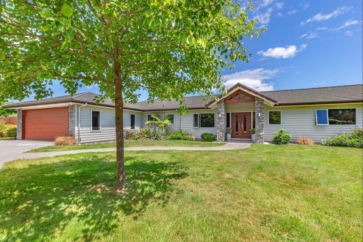 56 Gladstone Road, Levin, Levin - Carousel 1
