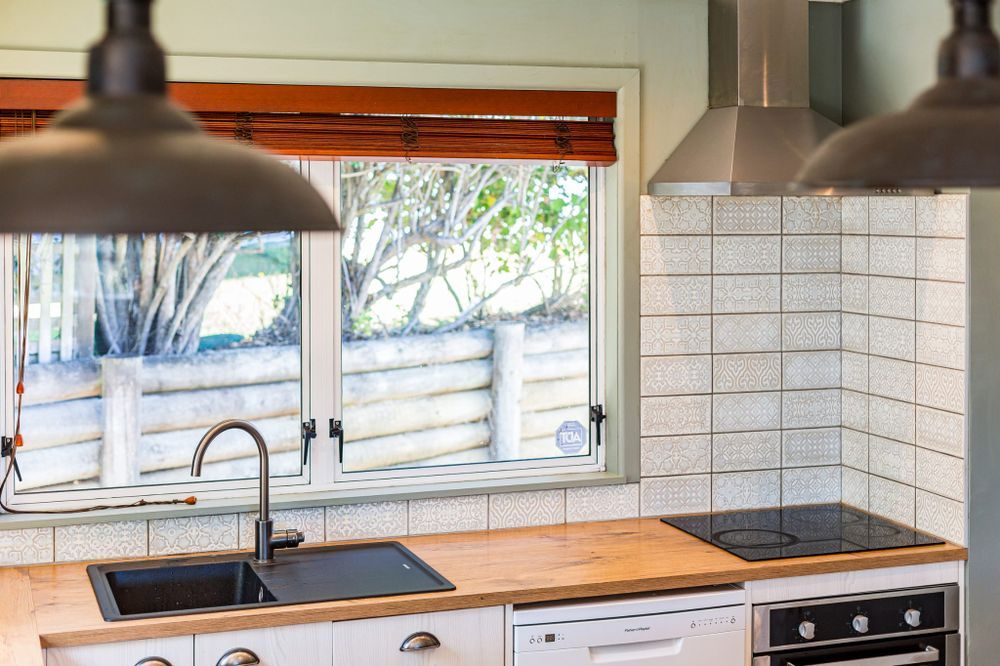 22 Adventure Drive, Whitby, Porirua - Carousel 2