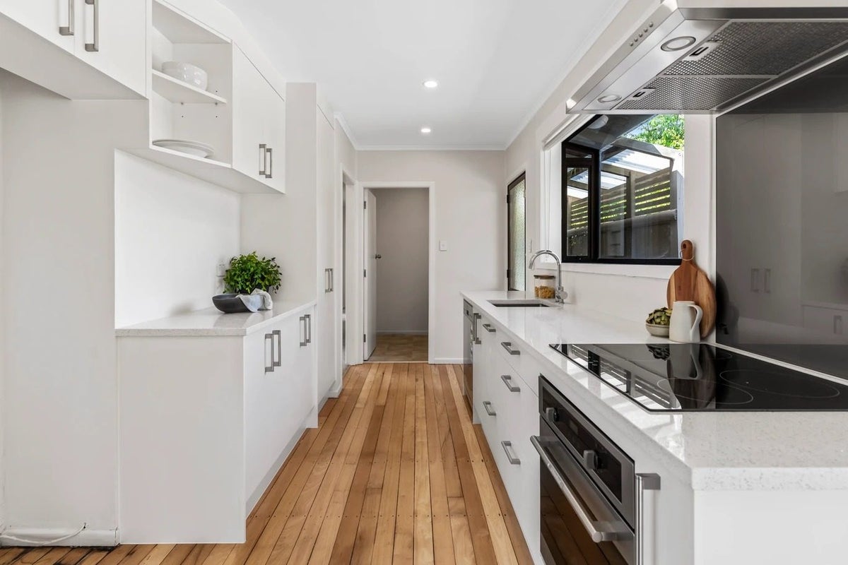 82A Riversdale Road, Avondale, Auckland - Carousel 2