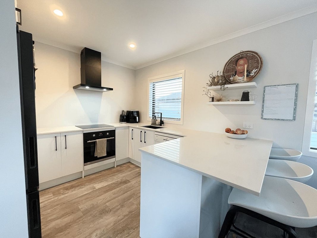 283 Dey Street, Hamilton East, Hamilton - Carousel 2