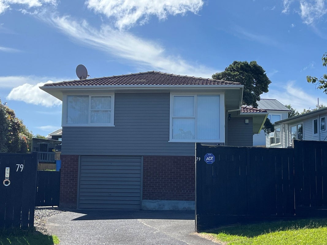 79 La Rosa Street, Green Bay, Auckland - Carousel 1