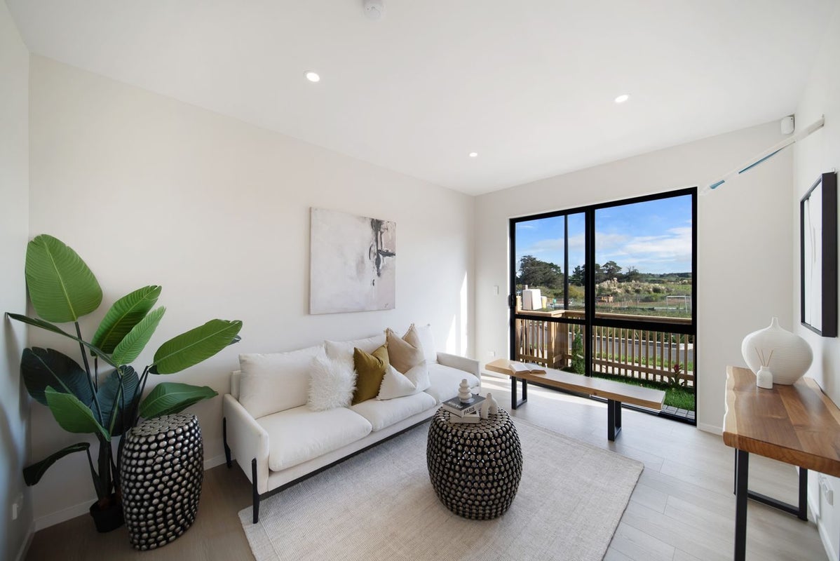 3 Taipahitini Road, Rosehill, Papakura - Carousel 2