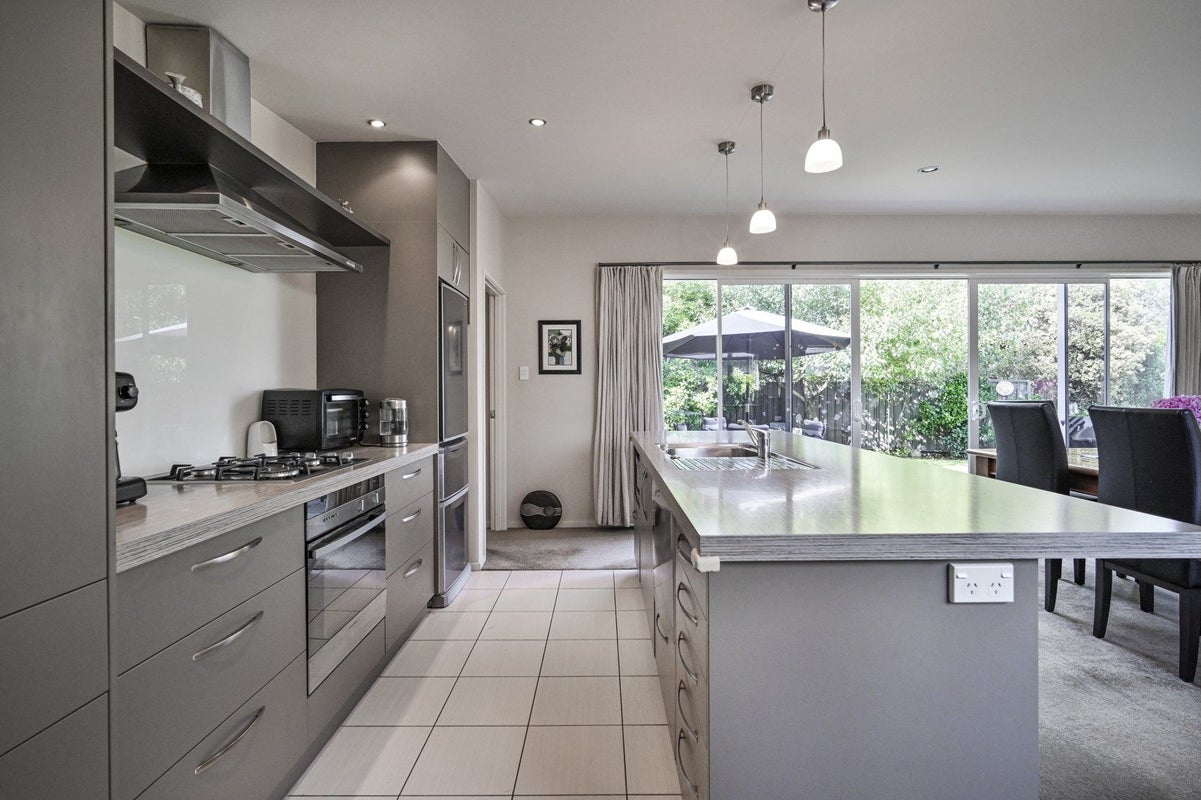 16 Hikanui Drive, Havelock North, Havelock North - Carousel 2