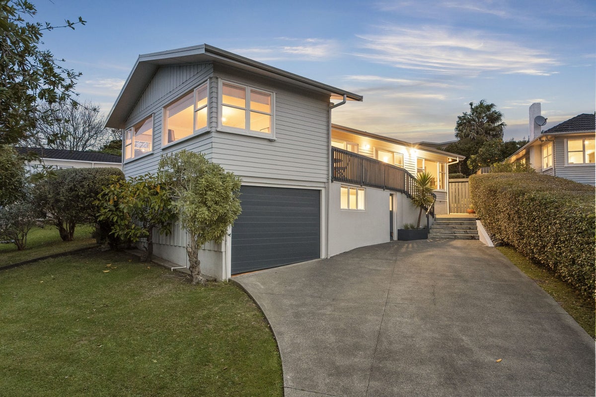 12 Alton Avenue, Hillcrest, Auckland - Carousel 1