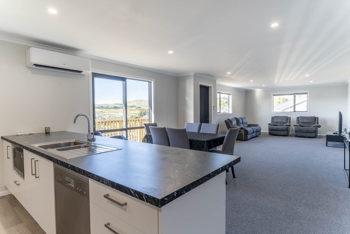 13 Topsail Way, Whitby, Porirua - Carousel 2