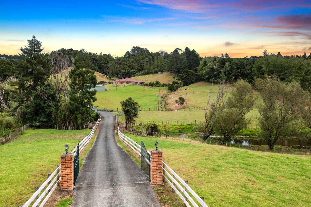 97 Arrowsmith Road, Henderson - Carousel 1