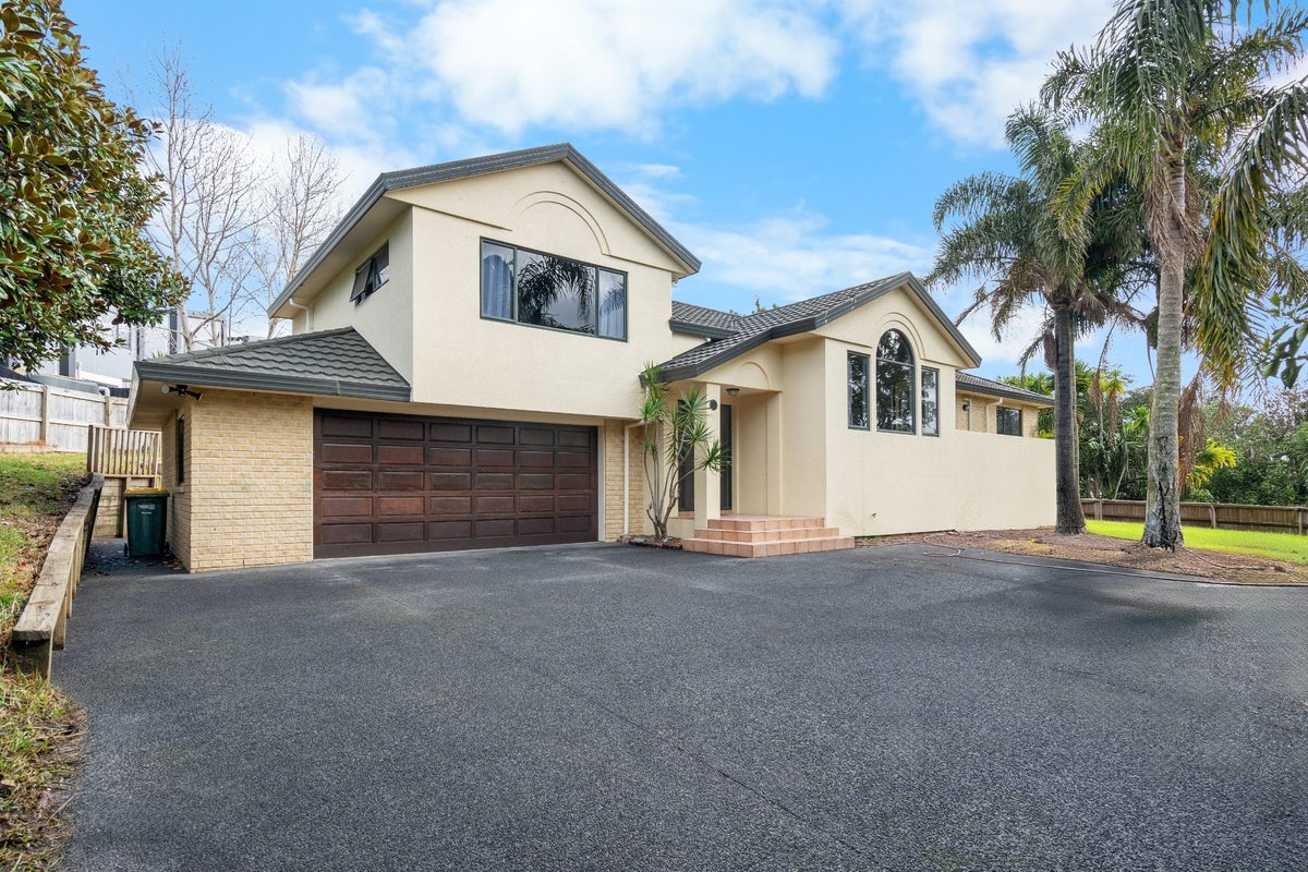 12 Sunny Crescent, Huapai, Kumeu - Carousel 1