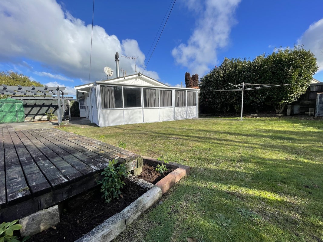 2 Corilin Place, Mangakakahi, Rotorua - Carousel 1