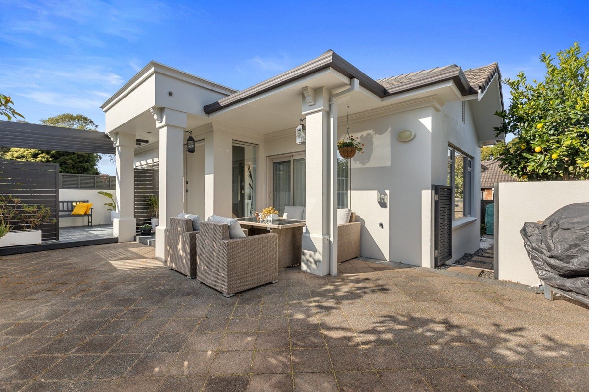 14 Jarrah Park Drive, Pyes Pa, Tauranga - Carousel 1