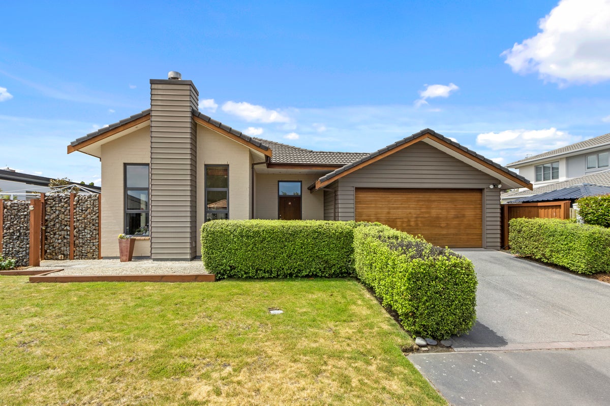 4 Brookfield Drive, Northwood, Christchurch - Carousel 1