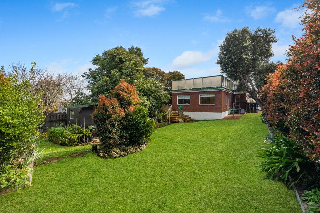 130B Taylors Road, Mount Albert, Auckland - Carousel 1