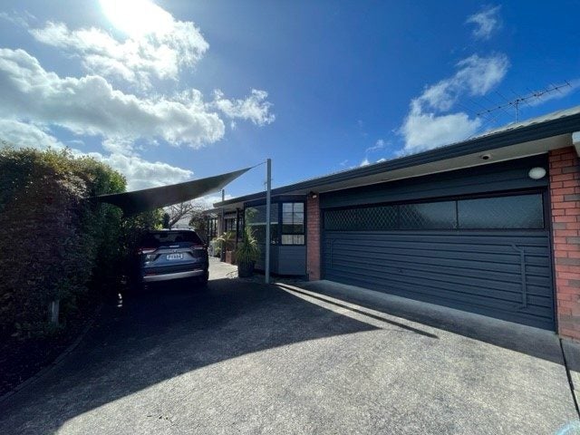 2/48 Shakespeare Road, Milford, Auckland - Carousel 1