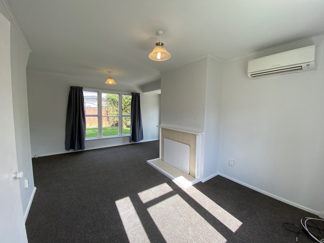 11 Purser Grove, Fairfield, Lower Hutt - Carousel 2