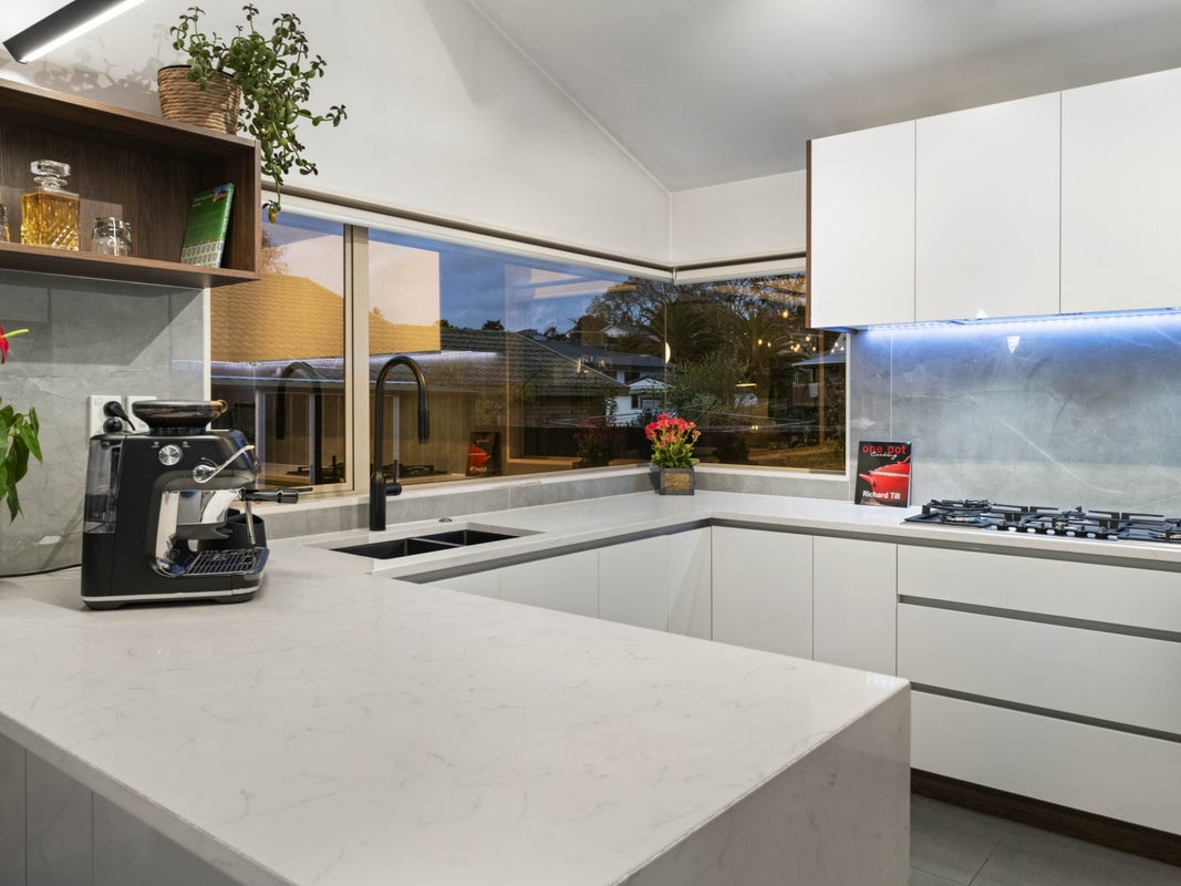 75 Kamara Road, Glen Eden, Waitakere City, Auckland - Carousel 2