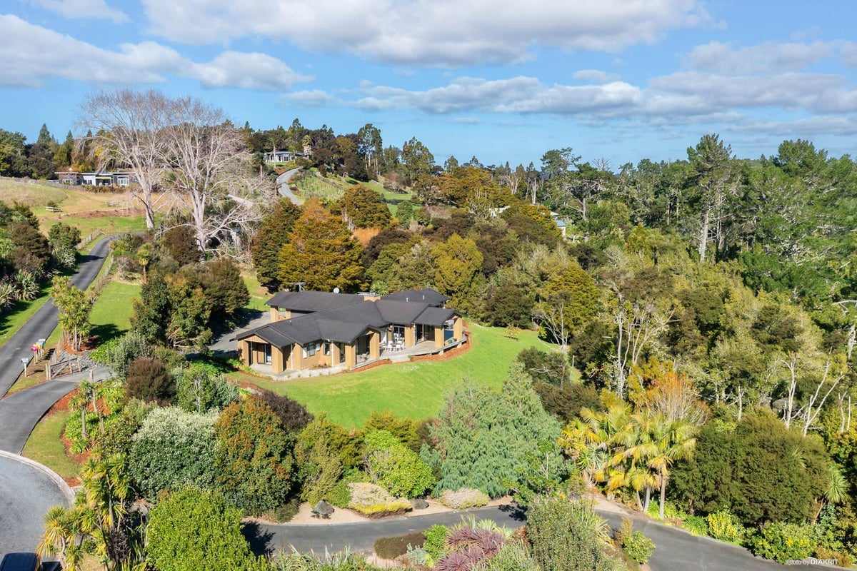 40 McCallum Drive, Sandspit, Warkworth - Carousel 1