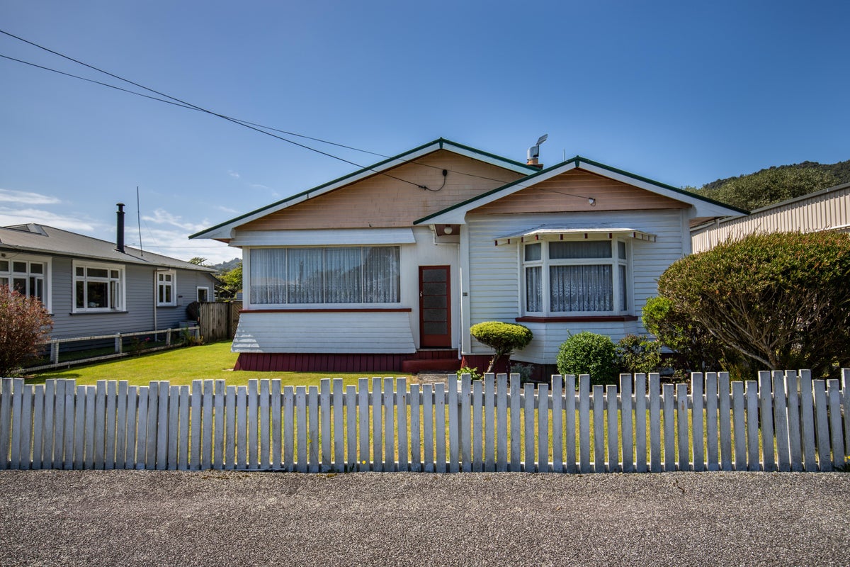69 Bright Street, Cobden, Greymouth - Carousel 1