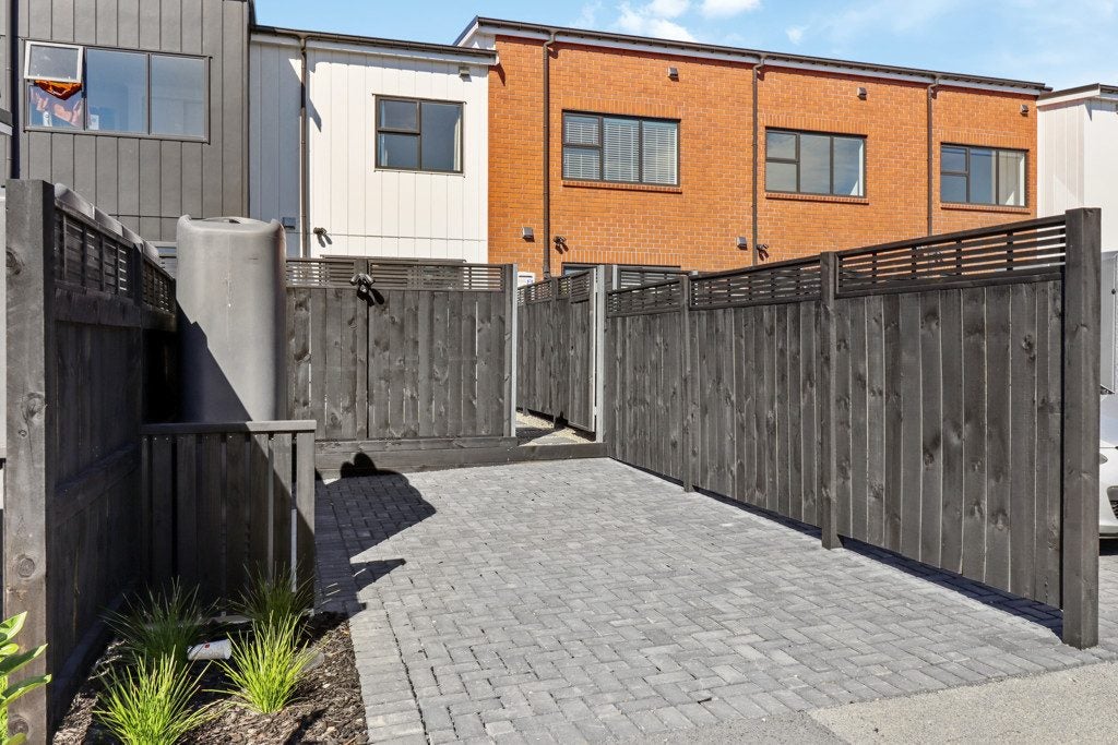 34 Manarini Road, Westgate, Auckland - Carousel 7