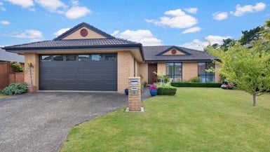 12 Bradnor Meadows Drive, Swanson, Auckland - Carousel 1