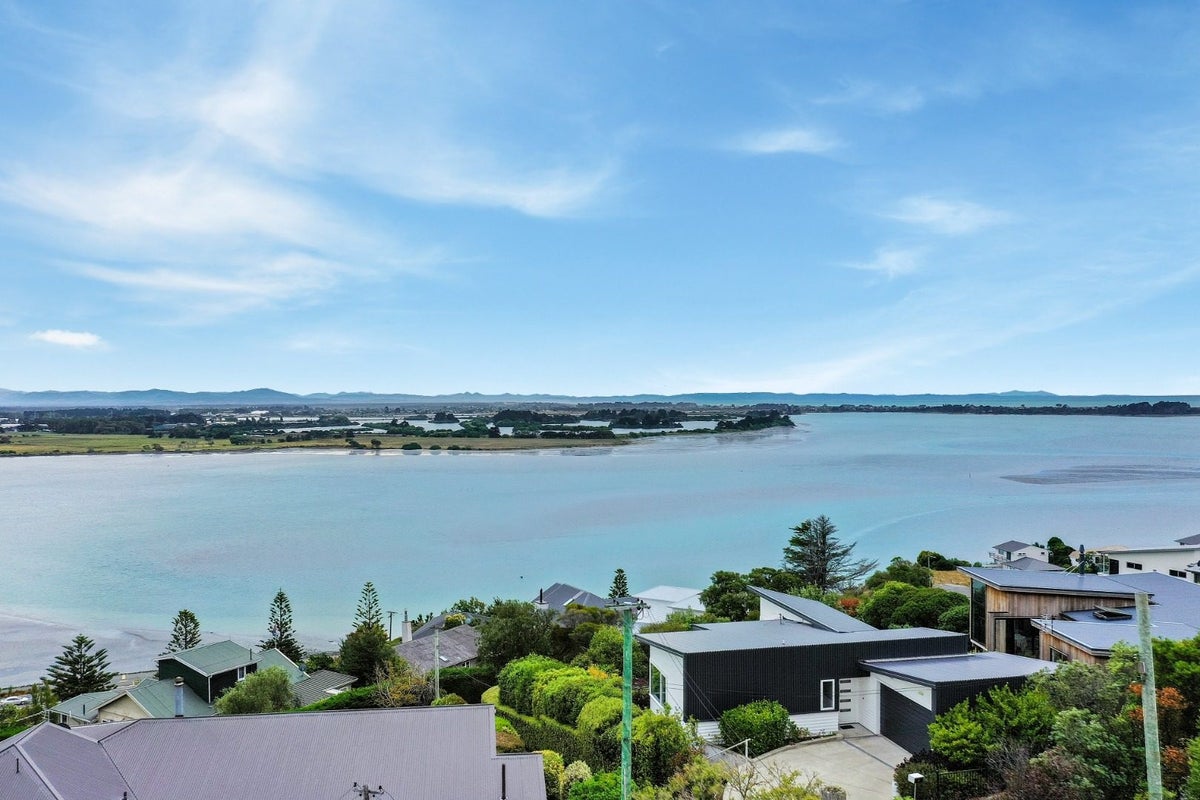 40 St Andrews Hill Road, Mount Pleasant, Christchurch - Carousel 17
