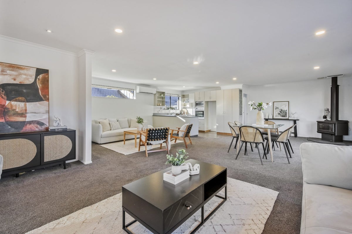16 Dunbarton Street, Redwood, Christchurch - Carousel 1