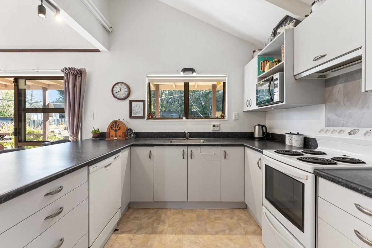 9 D'Arcy Road, Bastia Hill, Whanganui - Carousel 2