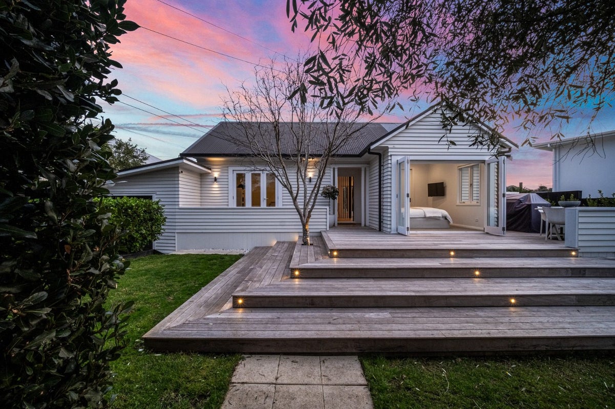 50 Premier Avenue, Point Chevalier, Auckland - Carousel 1