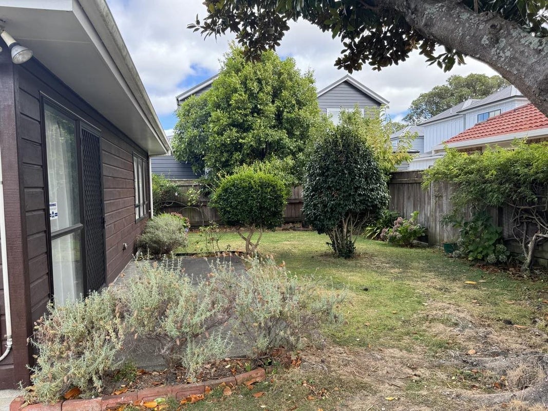 2/66 Queens Grove, Hutt Central, Lower Hutt - Carousel 8