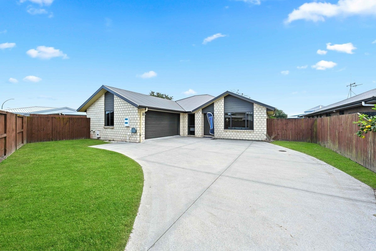 5 Chesham Street, Rototuna North, Hamilton - Carousel 1