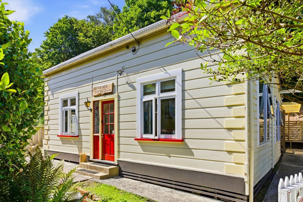 89 Glen Road, The Glen, Dunedin - Carousel 2