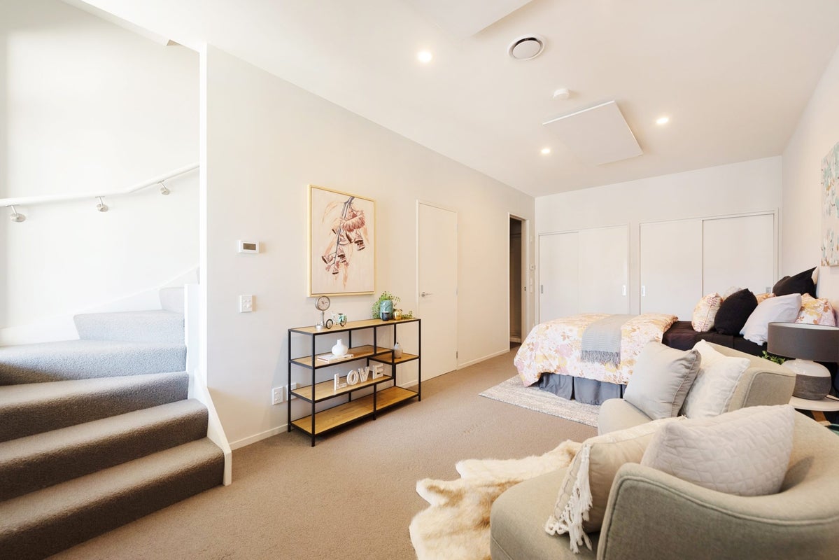 24 Ferguson Street, Newtown, Wellington - Carousel 15
