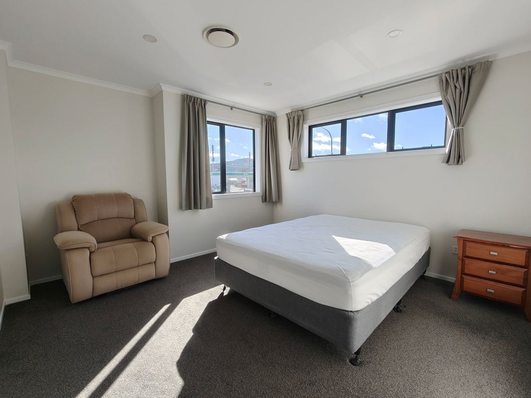 91A Whites Line East, Waiwhetū, Lower Hutt - Carousel 11