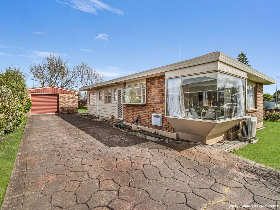 53 Treadwell Street, Springvale, Whanganui - Carousel 1