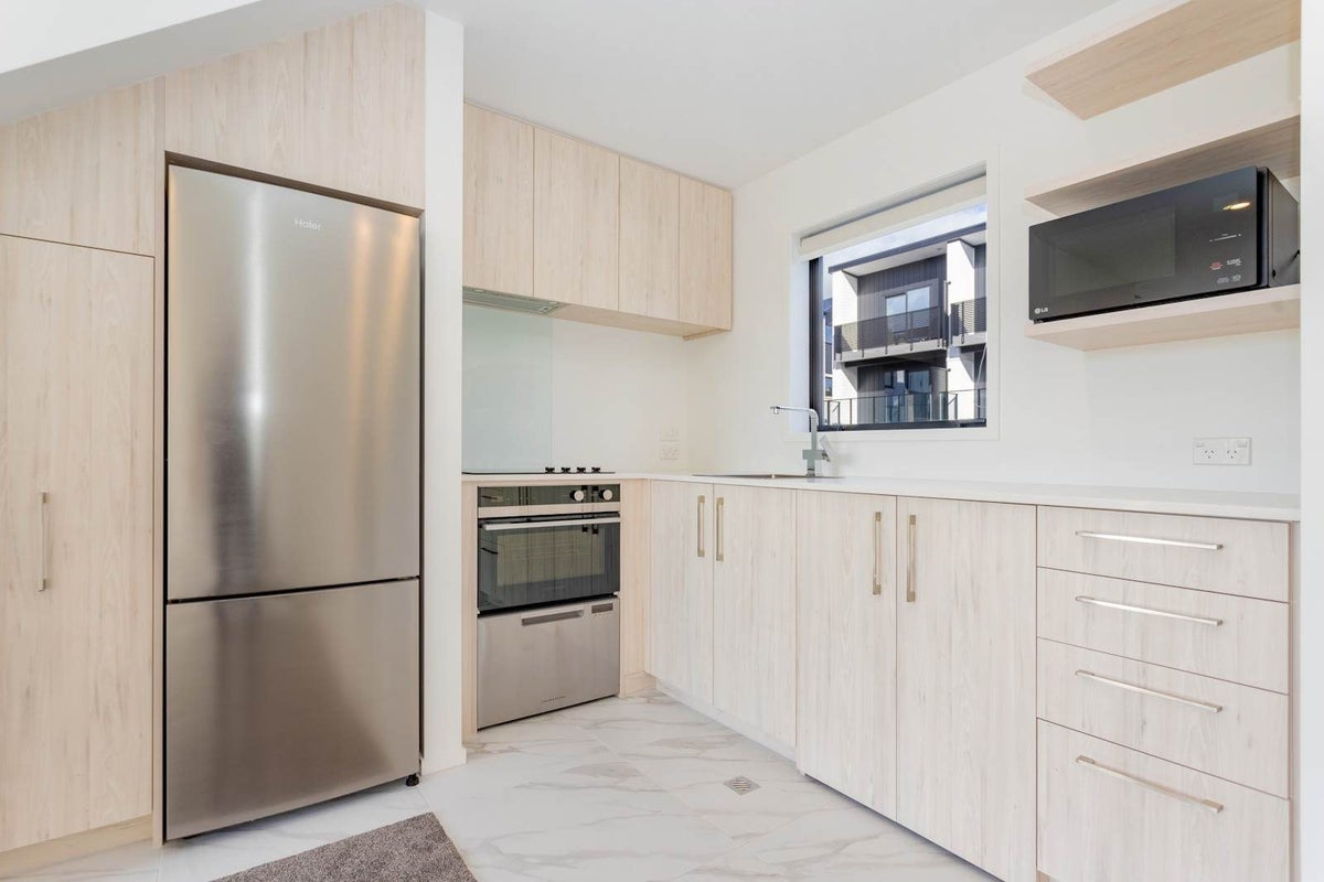 8/59 Matipo Road, Te Atatu Peninsula, Auckland - Carousel 2