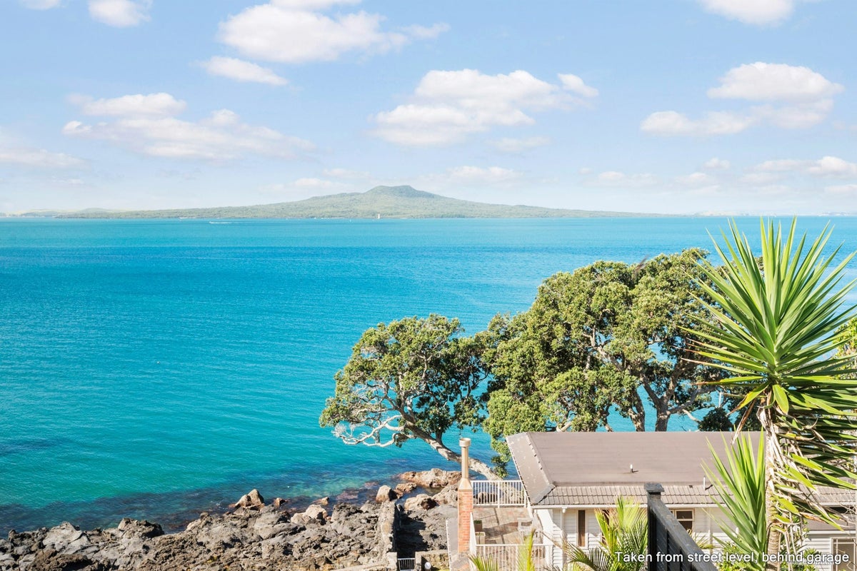 1/259 Hurstmere Road, Takapuna, Auckland - Carousel 1
