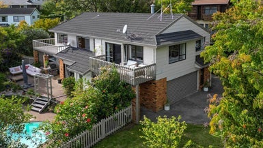 1 Kallista Place, Browns Bay, Auckland - Carousel 1