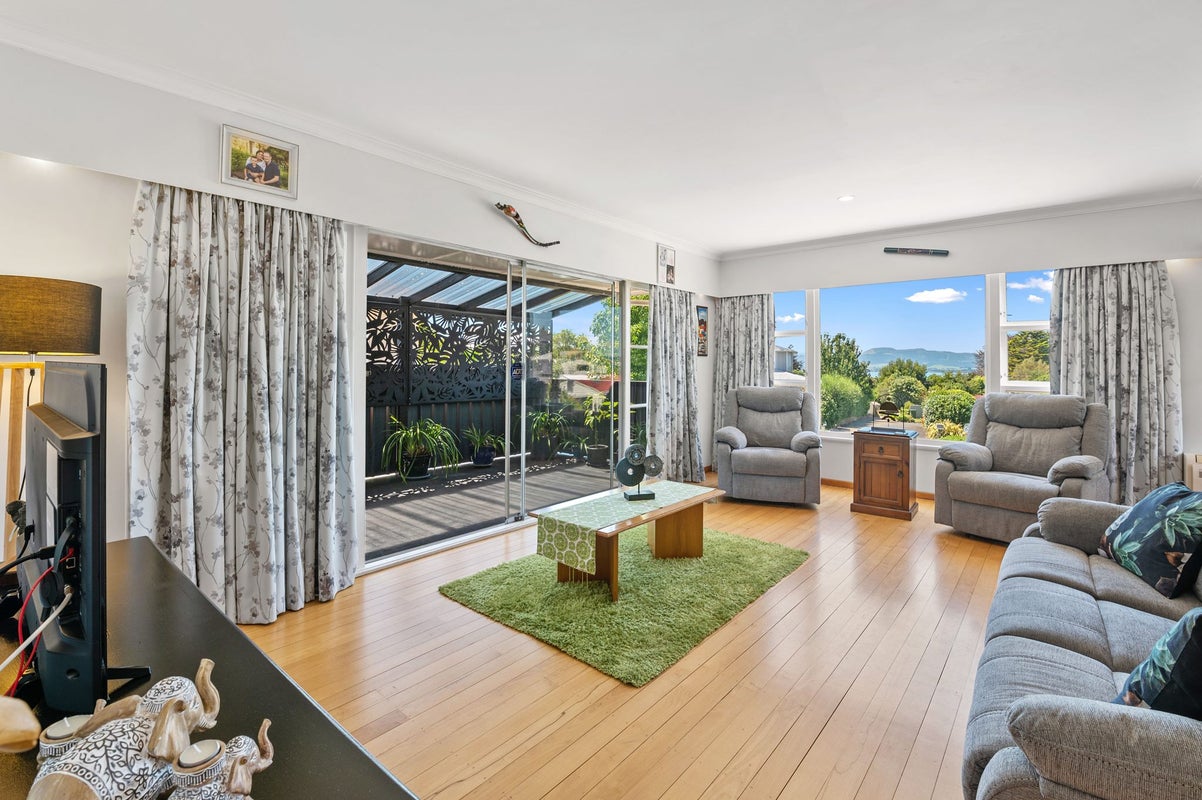 17 Tirita Street, Kawaha Point, Rotorua - Carousel 2