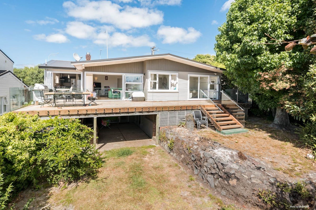 423 East Coast Road, Mairangi Bay, Auckland - Carousel 1