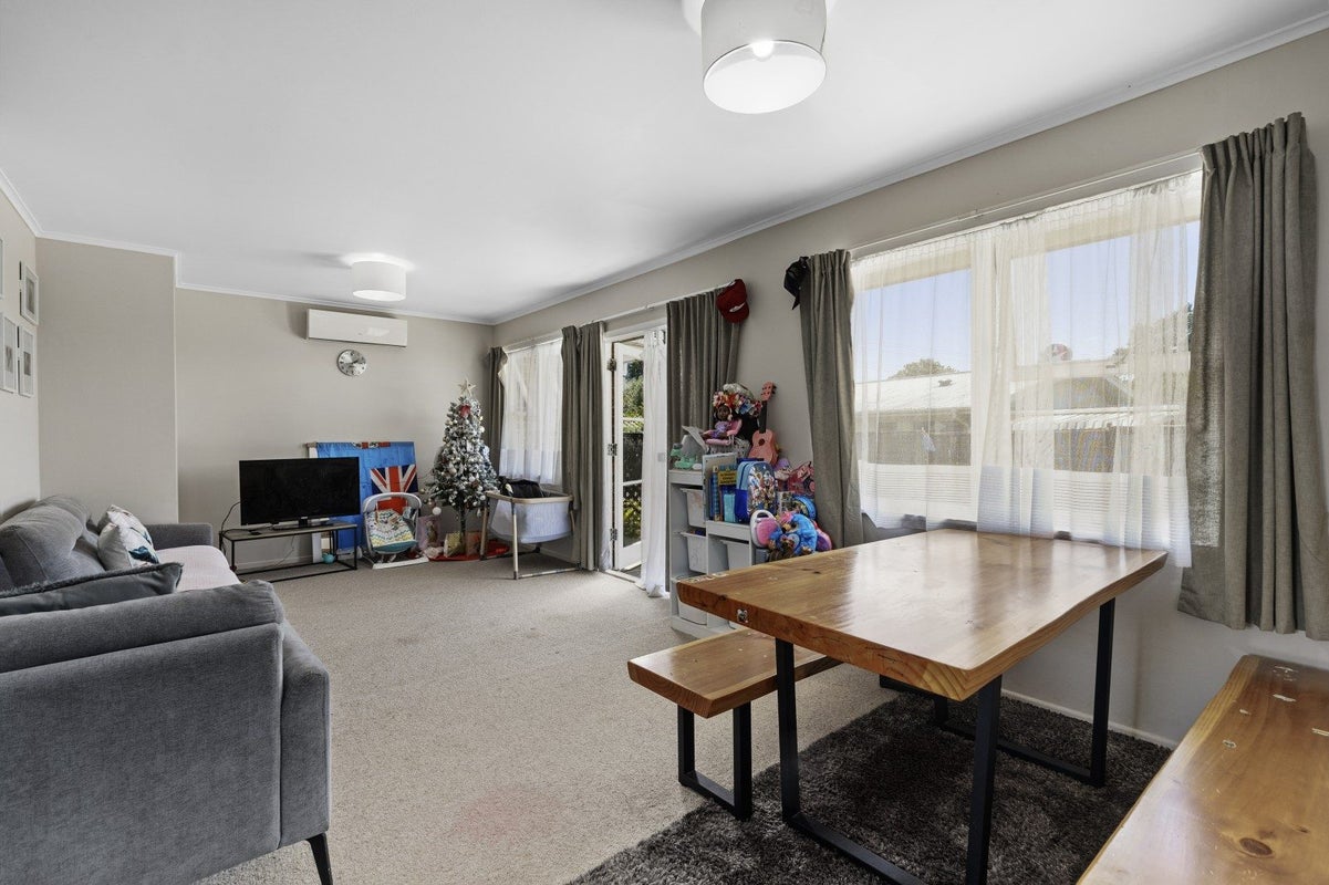 219C Otumoetai Road, Otumoetai, Tauranga - Carousel 1