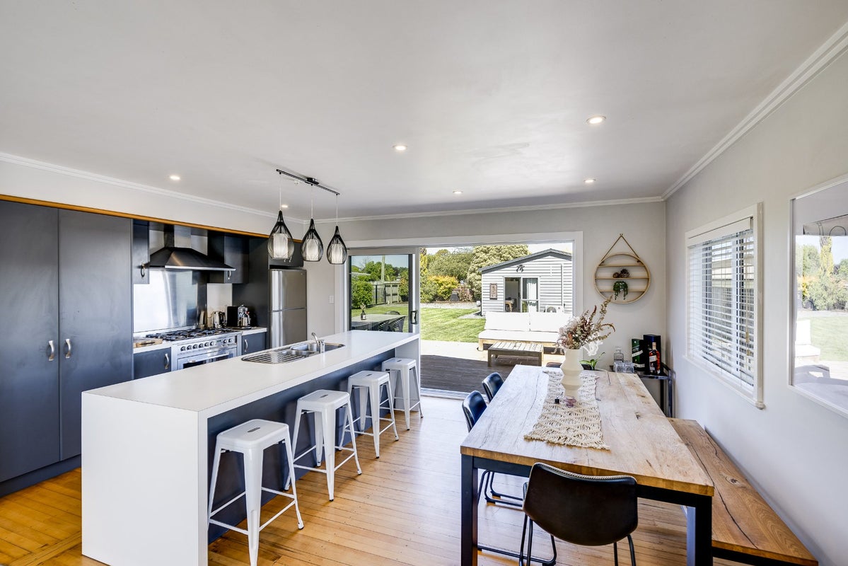 5 Sheehan Street, Bay View, Napier - Carousel 1