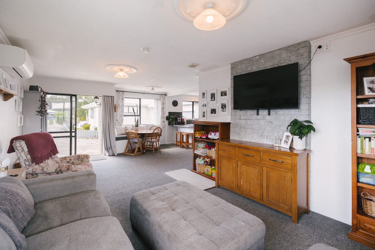 59 Crewe Crescent, Hokowhitu, Palmerston North - Carousel 2