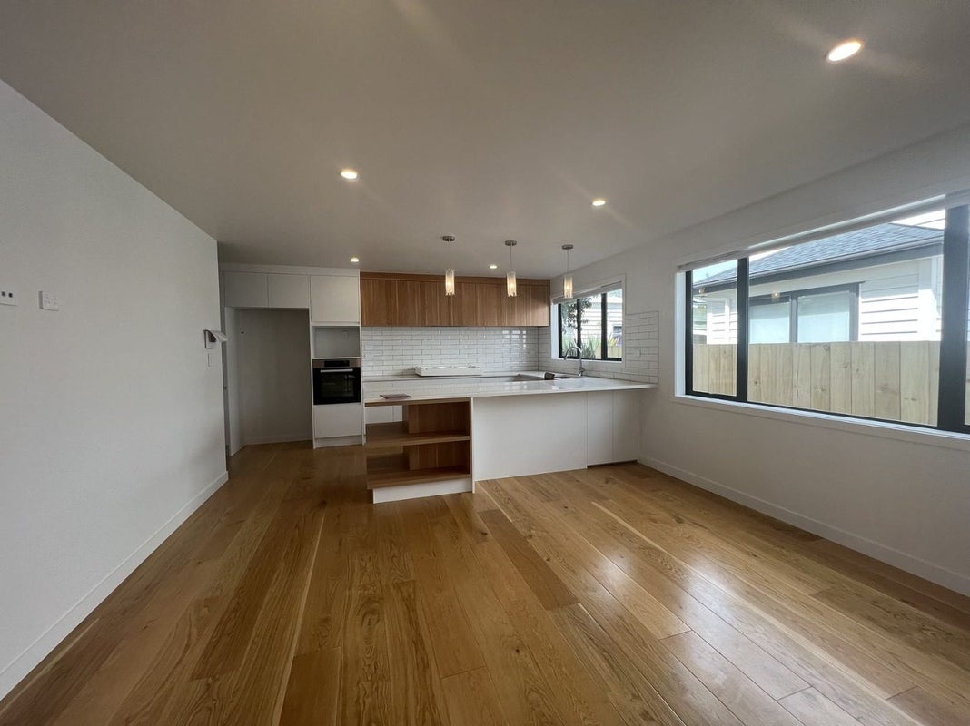 33 Maroa Road, One Tree Hill, Auckland - Carousel 2