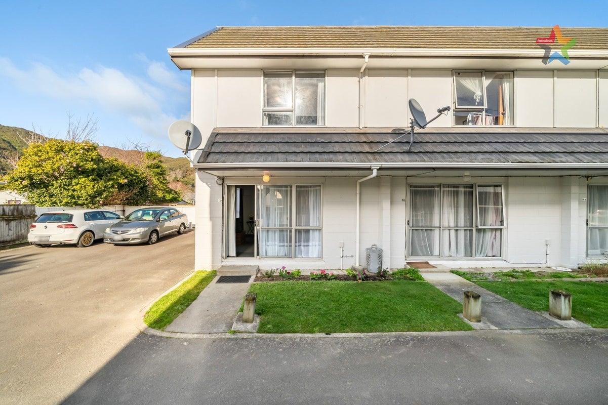 4D Flock Grove, Fairfield, Lower Hutt - Carousel 2