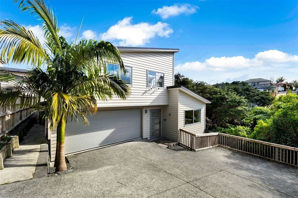 32 The Enclave, Totara Heights, Auckland - Carousel 1