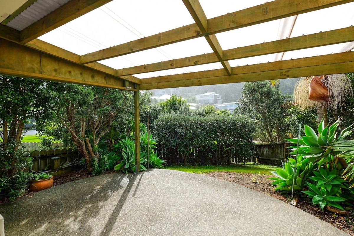 5 Hawaiian Parade, Arkles Bay, Whangaparaoa - Carousel 2