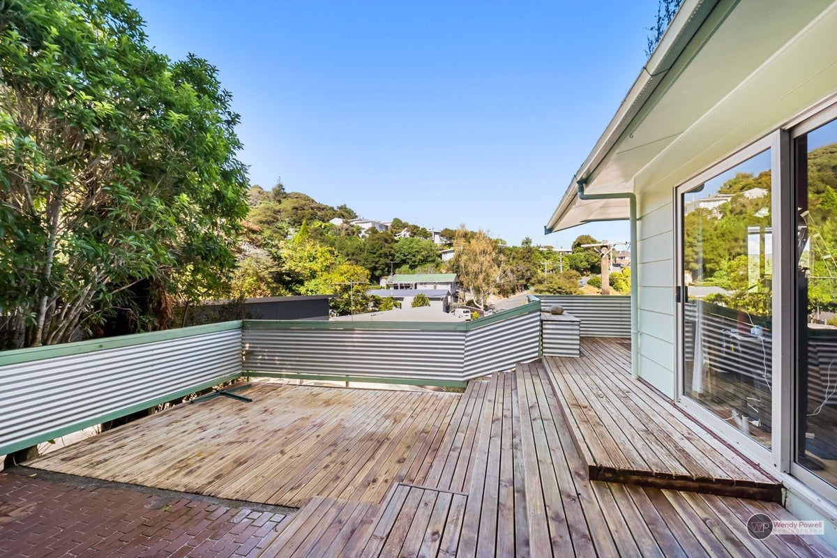 15 John Street, Stokes Valley, Lower Hutt - Carousel 1