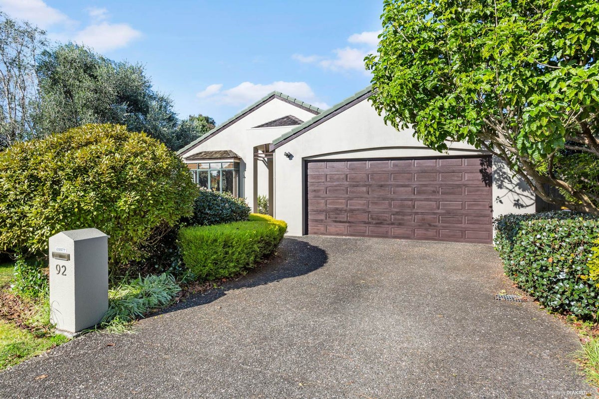 92 Landing Drive, Albany, Auckland - Carousel 1