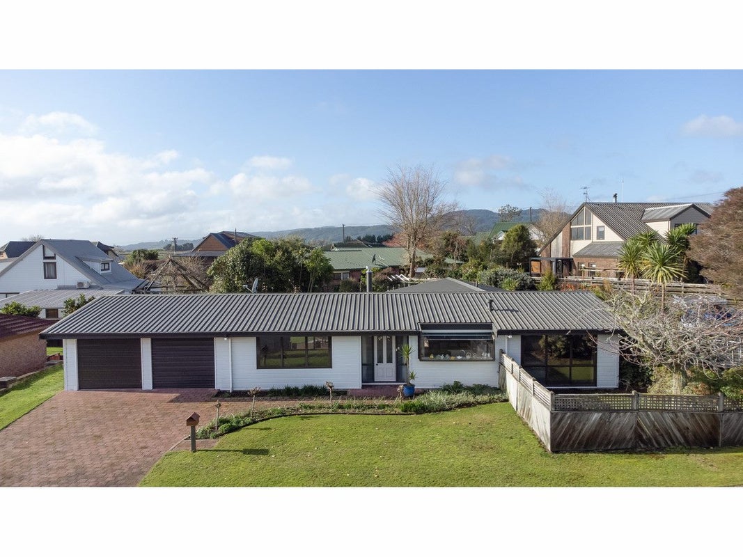 14 Mark Place, Lynmore, Rotorua - Carousel 1