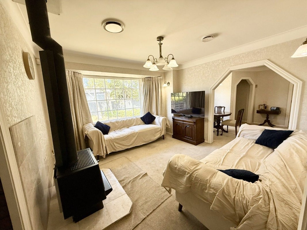 4 Arran Crescent, Woolston, Christchurch - Carousel 2