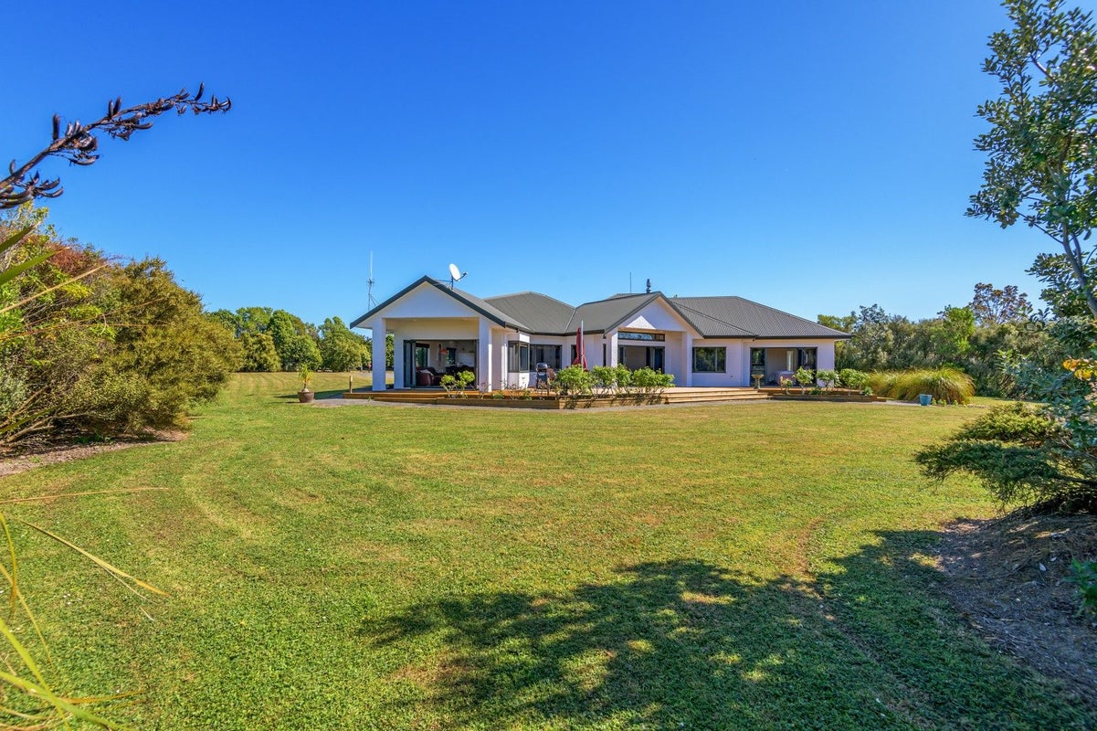 79 Polson Hill Drive, Palmerston North - Carousel 1