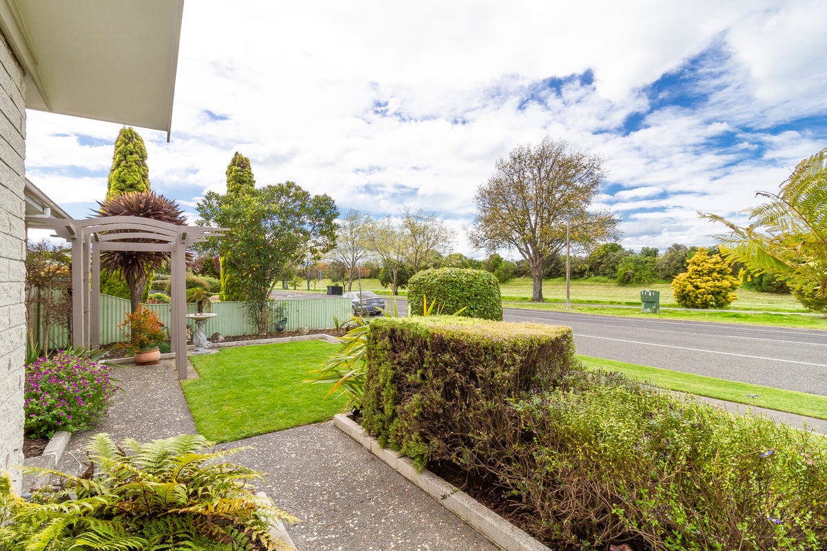 109 Westminster Avenue, Tamatea, Napier - Carousel 19